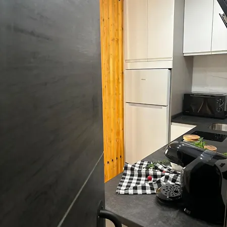 Victrix Homes ليون